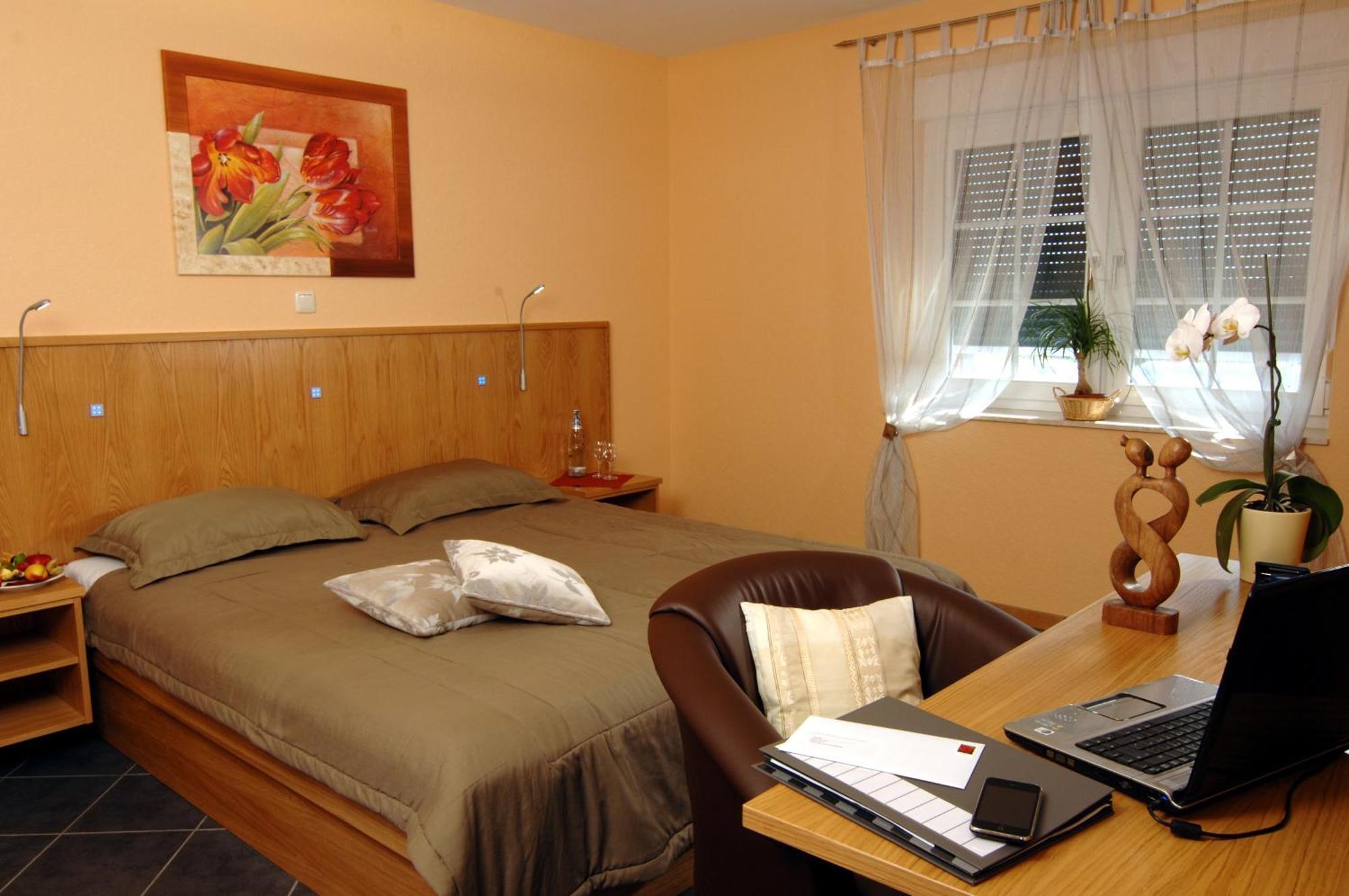 Wolfshotel Am Arendsee Арендзее Екстериор снимка